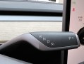 特斯拉model3开启转向灯的正确方法是什么？