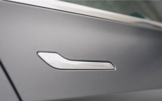 特斯拉刹车灯更新后如何调整高低？遇到问题怎么办？