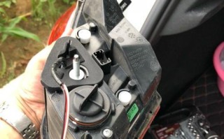 标致308更换转向灯灯泡需要多少钱？更换步骤是怎样的？