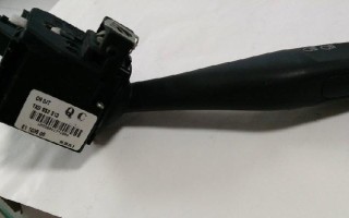 探索标致307转向灯手柄的设计和功能（一览标致307转向灯手柄的创新特点及使用技巧）