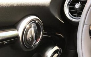 探讨宝马MINI大灯无法关闭和转向灯失效的原因及解决方法