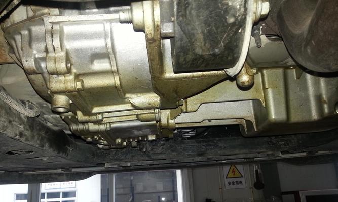 变速箱盖子渗油的原因及解决方法（了解变速箱盖子渗油问题，及时解决车辆疑难杂症）-第2张图片-好赞用车