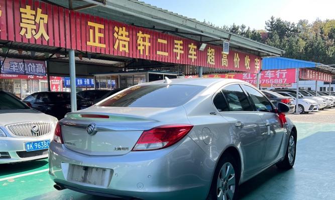 别克君威GS2023款转向灯效果揭秘（别克君威GS2023款转向灯的创新设计和卓越性能）-第1张图片-好赞用车