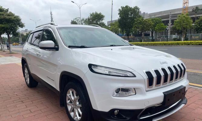 Jeep自由光转向灯（Jeep自由光转向灯的设计与功能解析）-第2张图片-好赞用车
