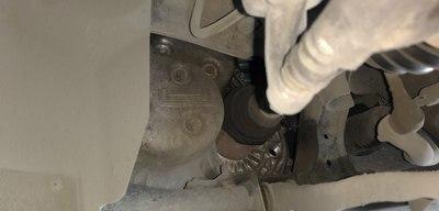 湿式双离合变速箱油更换指南（了解更换湿式双离合变速箱油的步骤和注意事项）-第1张图片-好赞用车
