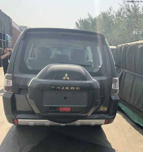 三菱越野车转向灯维修费用一览（详解三菱越野车转向灯更换所需费用及维修流程）-第1张图片-好赞用车