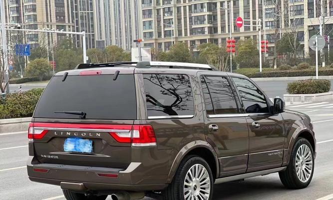 林肯领航员转向灯不亮的解决方法（诊断和修复林肯领航员转向灯不亮的常见问题）-第1张图片-好赞用车