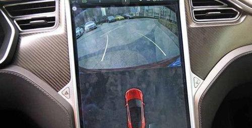 特斯拉变道关闭转向灯的重要性（安全驾驶的关键在于“一动三不动”）-第1张图片-好赞用车