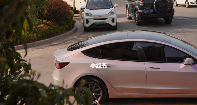 特斯拉Model3转向灯的革新与卓越性能（探索特斯拉Model3转向灯的先进技术和独特设计）-第1张图片-好赞用车