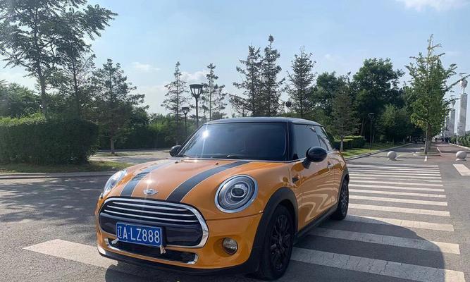 宝马迷你转向灯跳快的原因及解决方法（宝马车主需注意的转向灯问题及应对之策）-第1张图片-好赞用车
