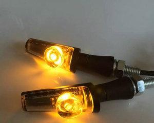 路虎十代摩托车后转向灯拆装指南（教你如何正确安装和拆卸路虎十代摩托车的后转向灯）-第1张图片-好赞用车