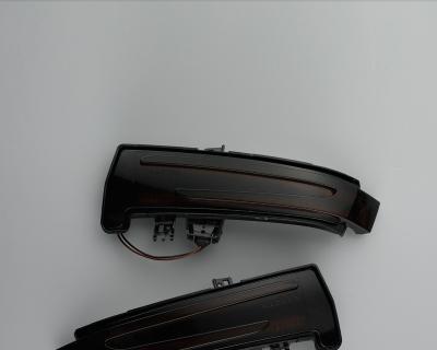 奔驰C260后视镜转向灯灯泡更换指南（奔驰C260转向灯灯泡更换详细步骤及注意事项）-第1张图片-好赞用车