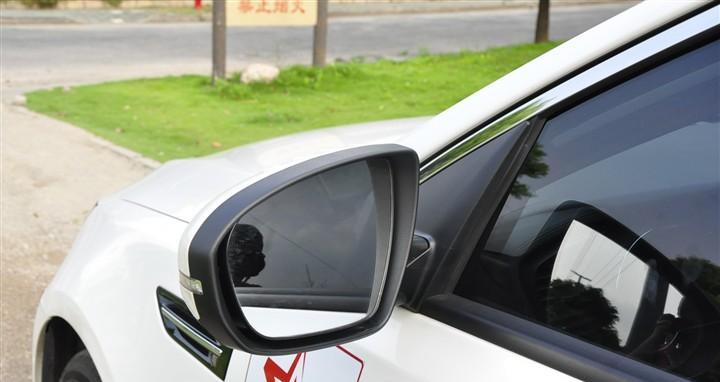 起亚东风悦达后转向灯的位置及价格解析（探寻起亚东风悦达后转向灯的安装位置和价格区间）-第2张图片-好赞用车
