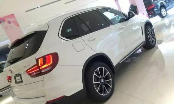 特斯拉ModelY（重新定义车辆安全与便利）-第1张图片-好赞用车