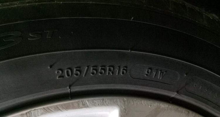 甲壳虫轮胎什么型号？如何选择适合的轮胎型号？-第1张图片-好赞用车