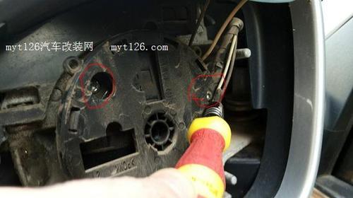 福特后视镜转向灯拆卸教程？需要哪些工具和步骤？-第3张图片-好赞用车