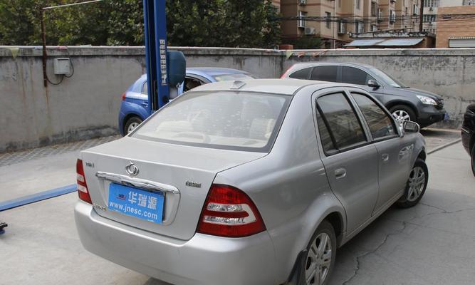 吉利自由舰前转向灯是灯泡吗？更换方法和注意事项是什么？-第3张图片-好赞用车