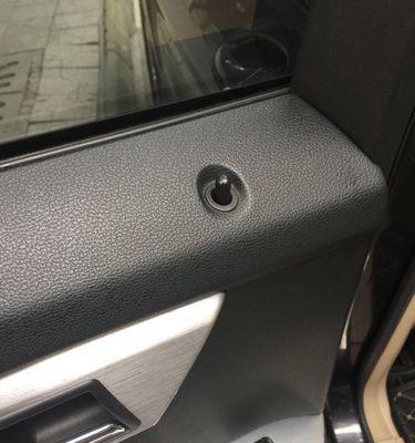 奔驰威霆喇叭转向灯故障如何更换？需要哪些步骤？-第1张图片-好赞用车