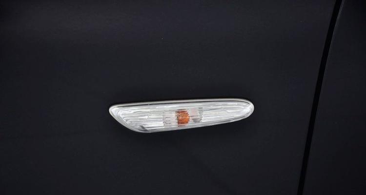宝马320i后视镜转向灯拆卸方法是什么？拆卸过程中需要注意哪些问题？-第2张图片-好赞用车