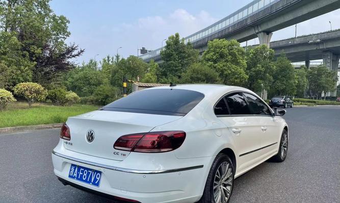 大众cc右转向灯不亮怎么办？故障原因及解决方法是什么？-第1张图片-好赞用车