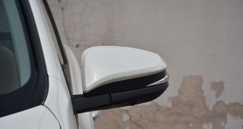 丰田rav4荣放后转向灯拆卸方法是什么？拆卸过程中需要注意什么？-第3张图片-好赞用车