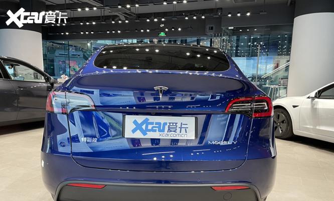 特斯拉Model3刹车灯新旧款对比（从外观设计到灯光效果）-第1张图片-好赞用车