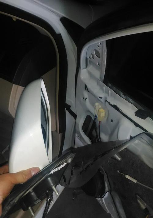 以比亚迪FO更换转向灯开关，让行车更安全（解读比亚迪FO转向灯开关故障及更换方法）-第1张图片-好赞用车