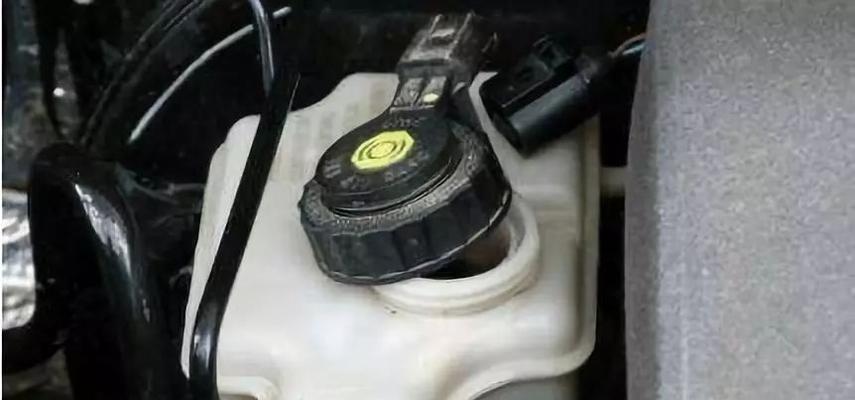 刹车油更换的重要性及注意事项（保持刹车系统安全稳定）-第3张图片-好赞用车