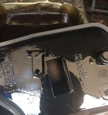变速箱油正常颜色是什么样的？如何判断变速箱油是否需要更换？-第2张图片-好赞用车