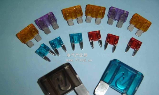 海马m3后视镜转向灯保险在哪里？如何更换？-第3张图片-好赞用车