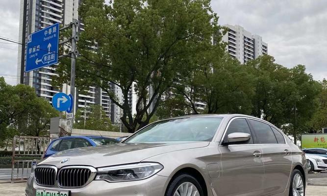 宝马5系2019款参数有哪些？如何查看详细配置信息？-第3张图片-好赞用车