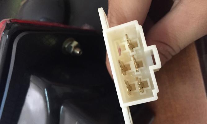 江淮汽车转向灯电池更换指南（以江淮汽车转向灯为例）-第2张图片-好赞用车