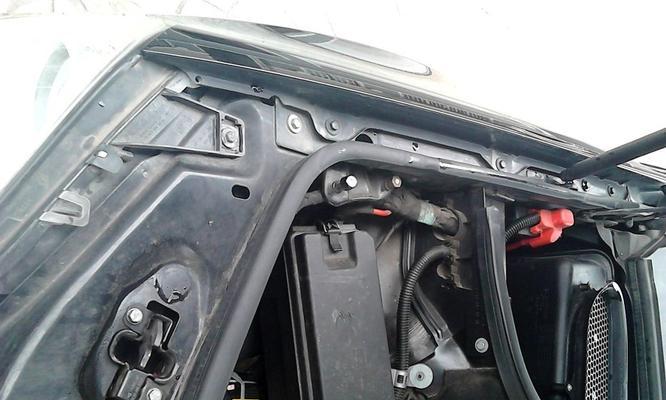 奔驰ML350转向灯失去声音的原因及解决方法（ML350转向灯失声的症状）-第3张图片-好赞用车