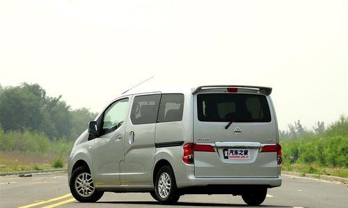日产NV200后刹车灯不熄灭问题调查与解决方法（探索日产NV200后刹车灯持续亮起的原因及解决办法）-第1张图片-好赞用车