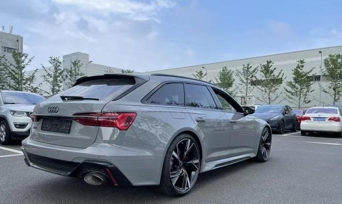 奥迪RS6转向灯的设计与功能剖析（充满科技感的奥迪RS6转向灯）-第1张图片-好赞用车