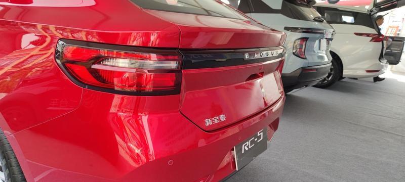 新宝骏RC5转向灯（探究新宝骏RC5车型的转向灯设计与功能特点）-第3张图片-好赞用车