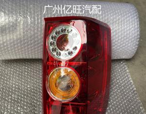 北汽e130左转向灯更换指南（详细介绍北汽e130左转向灯更换步骤及注意事项）-第1张图片-好赞用车