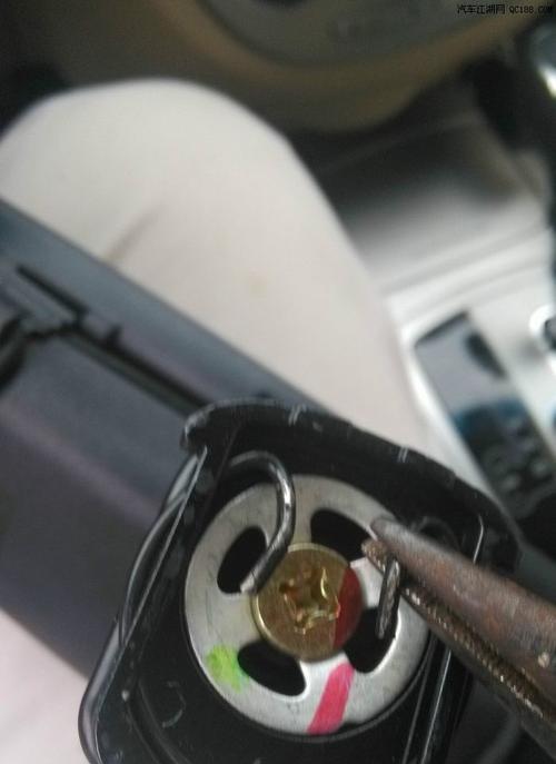 别克凯越反光镜转向灯更换灯泡的方法是什么？需要多长时间？-第1张图片-好赞用车