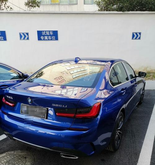 宝马325li后转向灯不亮怎么办？更换方法是什么？-第1张图片-好赞用车