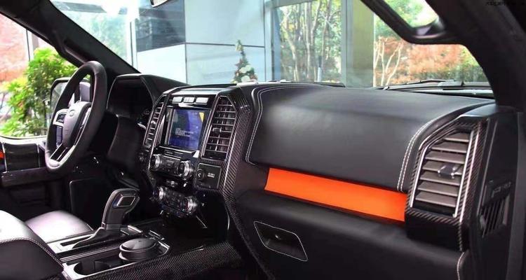 福特猛禽内饰转向灯的颜色选择（了解福特猛禽内饰转向灯的设计与使用）-第2张图片-好赞用车