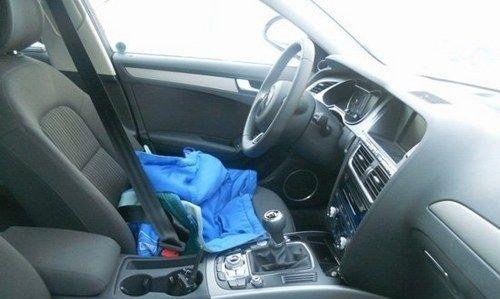 13年奥迪a4l转向灯保险丝位置在哪里？如何更换？-第1张图片-好赞用车