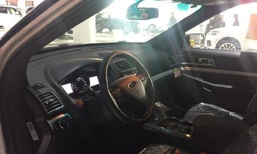 如何更换17款福特探险者的转向灯灯泡？需要多长时间？-第2张图片-好赞用车