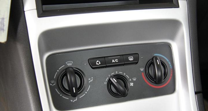 标致307左转向灯故障原因及解决方法？-第1张图片-好赞用车