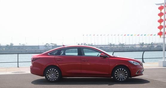 长安逸动高位刹车灯设计方法是什么？常见问题有哪些？-第1张图片-好赞用车