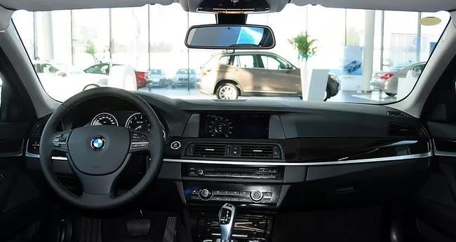 宝马f18行车灯转向灯不亮？故障原因及解决方法是什么？-第3张图片-好赞用车