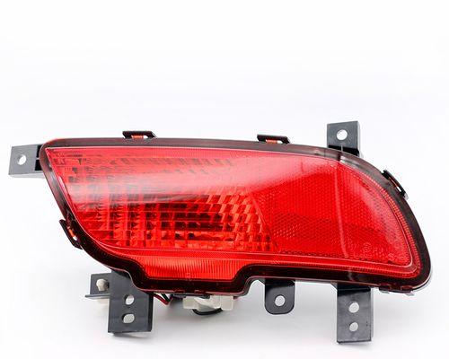 五菱宏光左转向灯后雾灯同时闪照明效果（探索五菱宏光新一代照明系统的创新设计与安全性能提升）-第2张图片-好赞用车