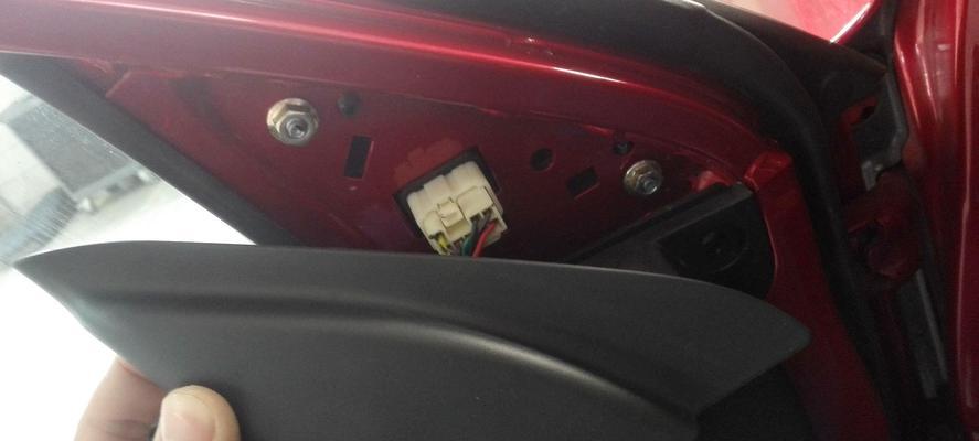 如何更换大众汽车后视镜转向灯（简单步骤教你轻松完成）-第2张图片-好赞用车