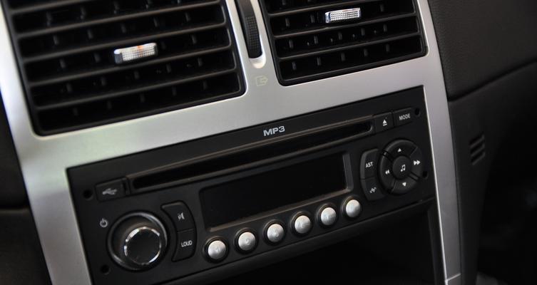 探究标致307后转向灯不亮的原因（解析转向灯故障及修复方法）-第1张图片-好赞用车