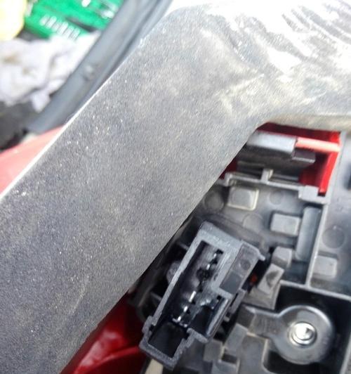 探究标致307后转向灯不亮的原因（解析转向灯故障及修复方法）-第3张图片-好赞用车