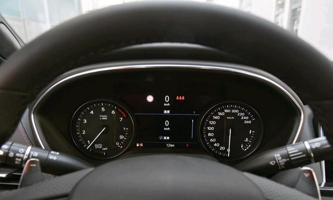 凯迪拉克后转向灯亮的故障原因及解决方法（探索凯迪拉克后转向灯亮的常见问题及有效解决方案）-第2张图片-好赞用车